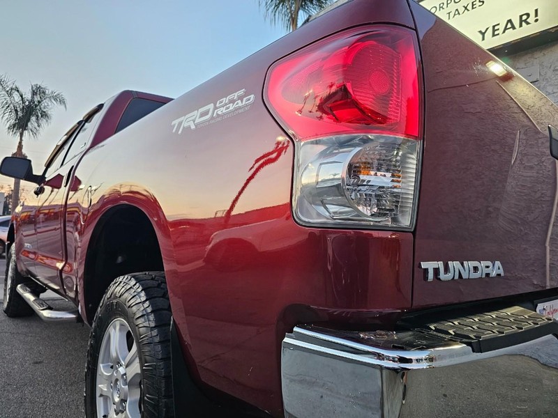 Toyota Tundra Vehicle Full-screen Gallery Image 10