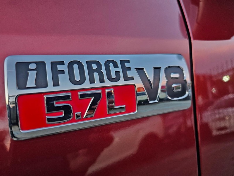 Toyota Tundra Vehicle Full-screen Gallery Image 15