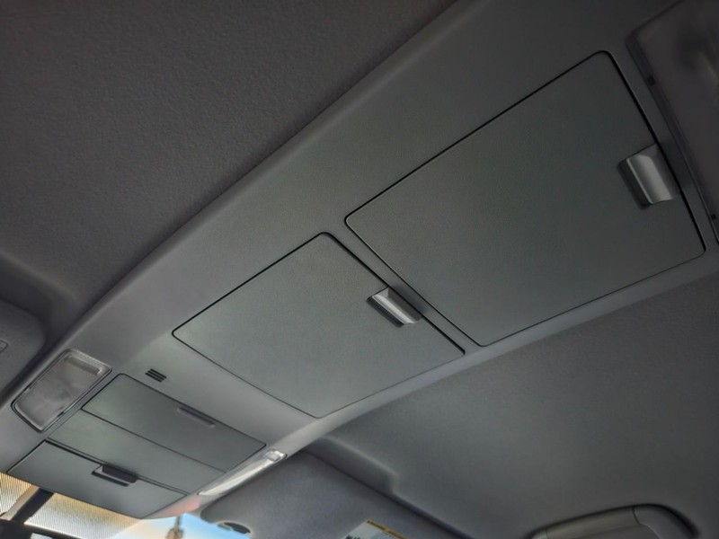 Toyota Tundra Vehicle Full-screen Gallery Image 32