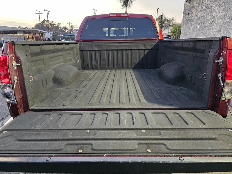 Toyota Tundra Vehicle Full-screen Gallery Image 34