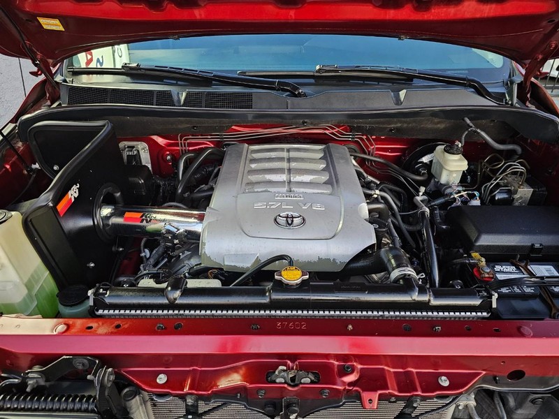 Toyota Tundra Vehicle Full-screen Gallery Image 35