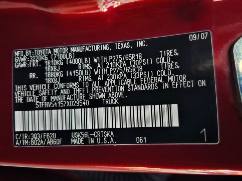 Toyota Tundra Vehicle Full-screen Gallery Image 36