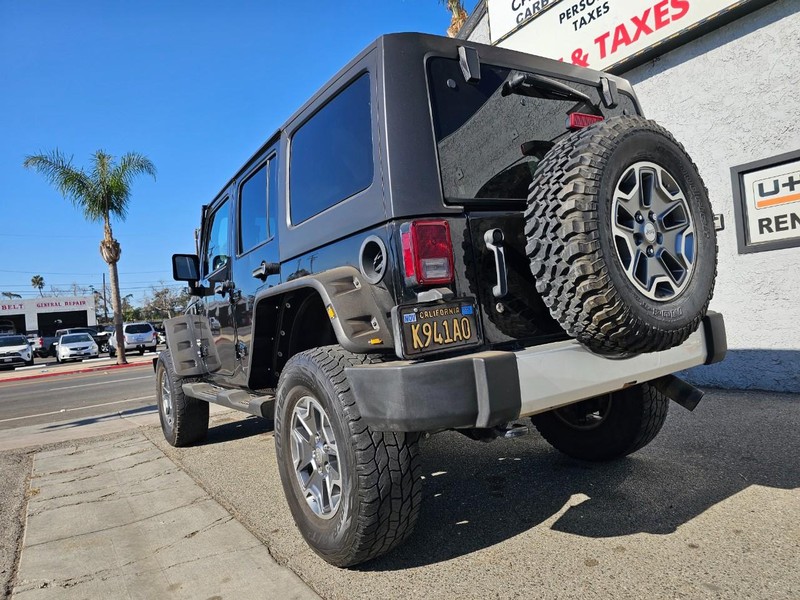 Jeep Wrangler Unlimited Vehicle Full-screen Gallery Image 03
