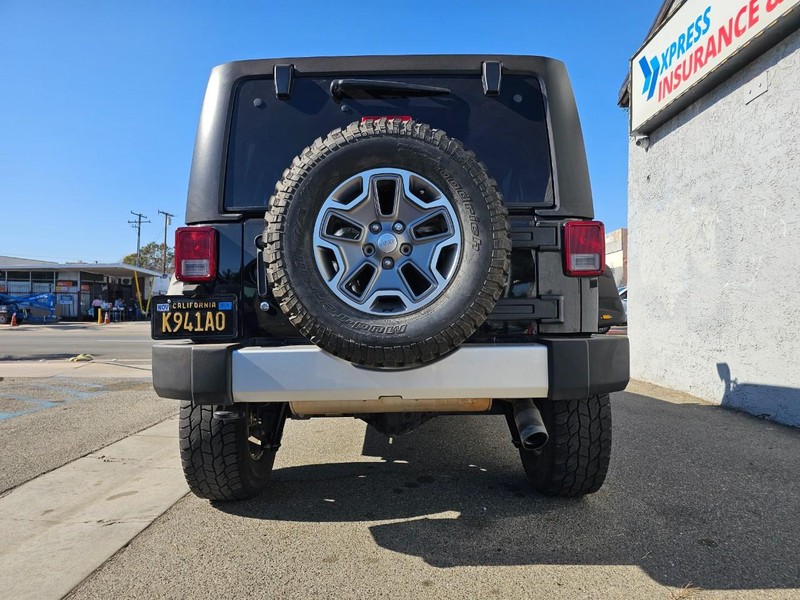 Jeep Wrangler Unlimited Vehicle Full-screen Gallery Image 04