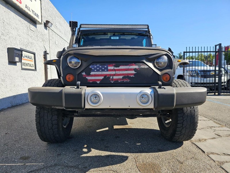 Jeep Wrangler Unlimited Vehicle Full-screen Gallery Image 07