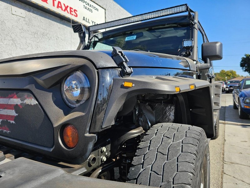 Jeep Wrangler Unlimited Vehicle Full-screen Gallery Image 09