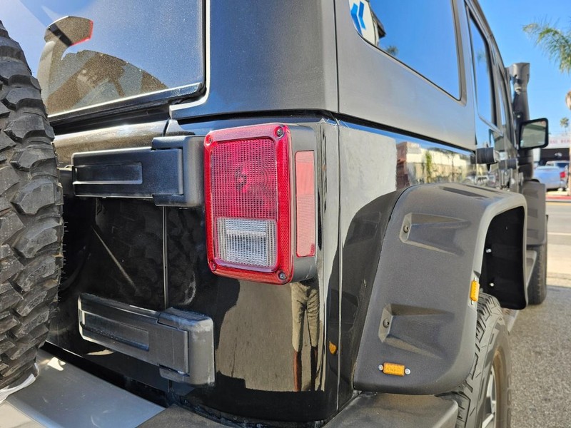 Jeep Wrangler Unlimited Vehicle Full-screen Gallery Image 11