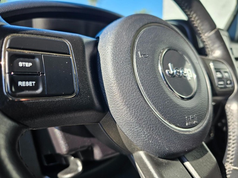 Jeep Wrangler Unlimited Vehicle Full-screen Gallery Image 19