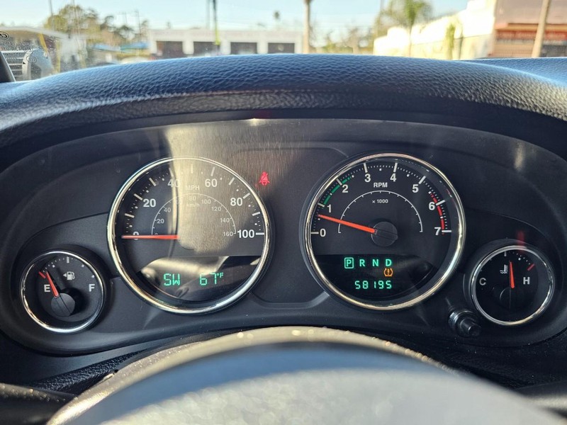 Jeep Wrangler Unlimited Vehicle Full-screen Gallery Image 26