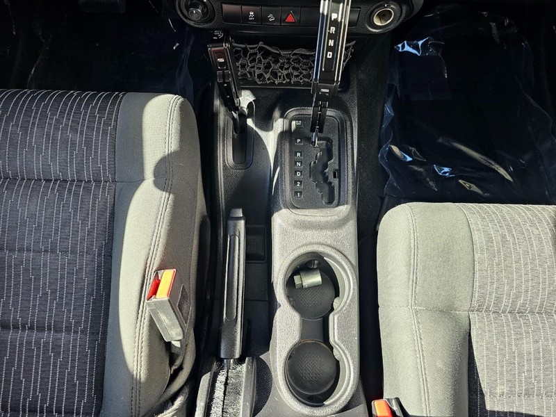 Jeep Wrangler Unlimited Vehicle Full-screen Gallery Image 31