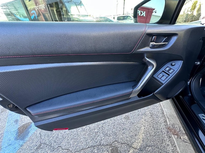 Scion FR-S Vehicle Full-screen Gallery Image 14