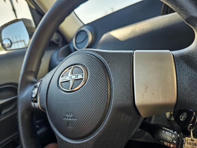 Scion xB Vehicle Full-screen Gallery Image 12