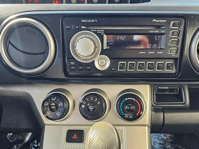 Scion xB Vehicle Full-screen Gallery Image 18