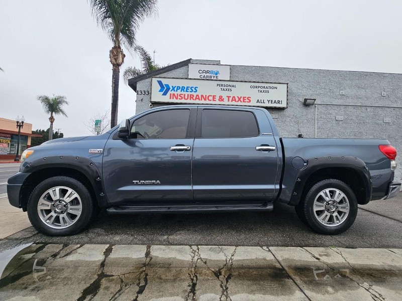 Toyota Tundra 2WD Truck Vehicle Full-screen Gallery Image 02