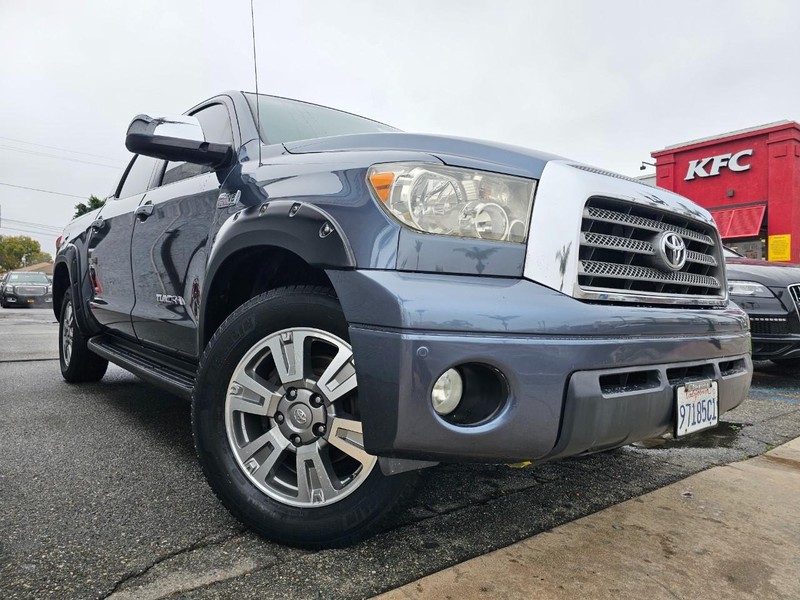 Toyota Tundra 2WD Truck Vehicle Full-screen Gallery Image 06