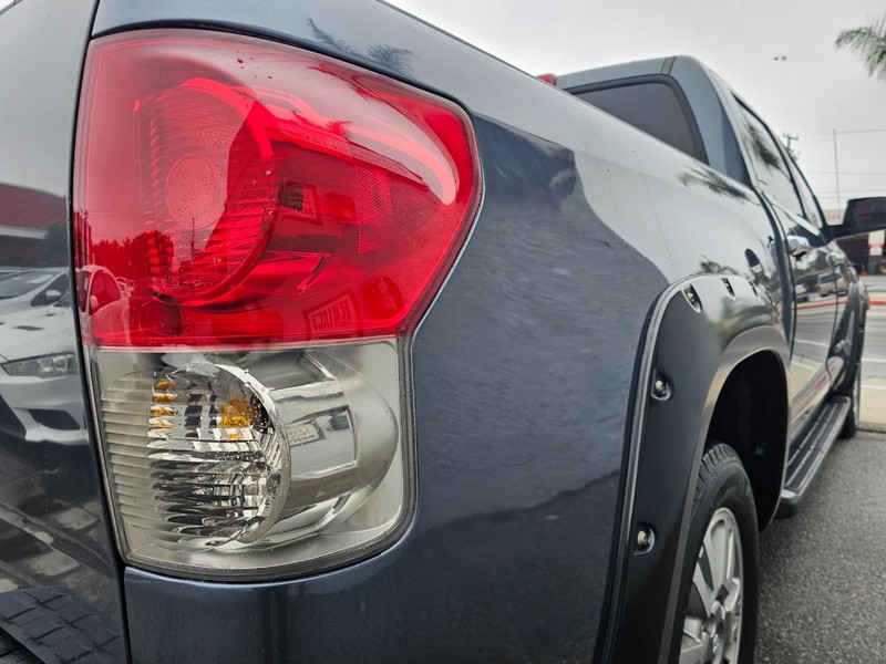 Toyota Tundra 2WD Truck Vehicle Full-screen Gallery Image 11