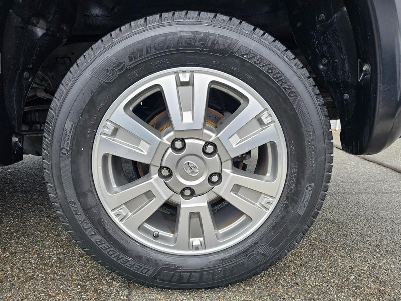 Toyota Tundra 2WD Truck Vehicle Full-screen Gallery Image 37