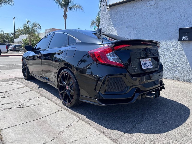 Honda Civic Si Sedan Vehicle Full-screen Gallery Image 03