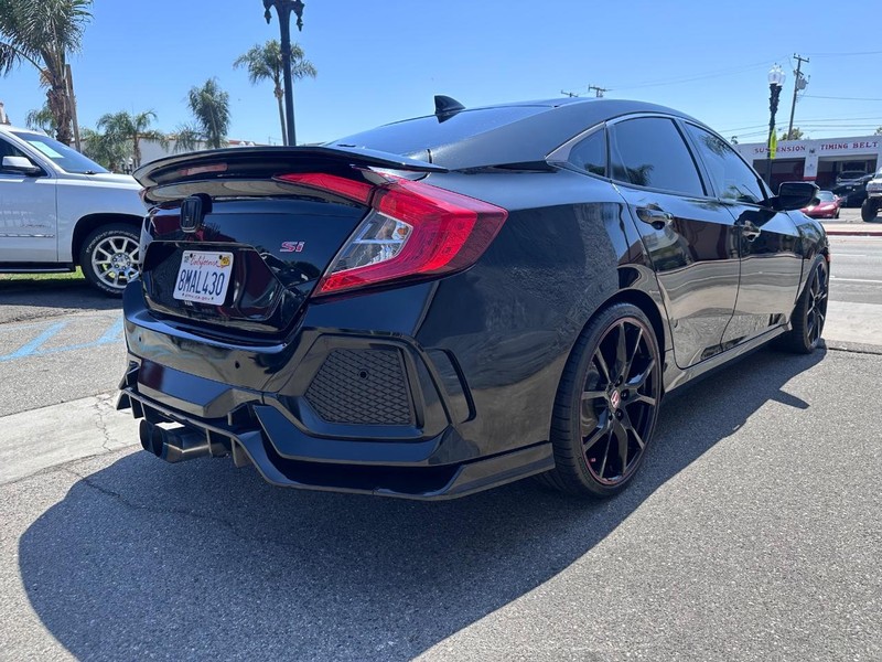 Honda Civic Si Sedan Vehicle Full-screen Gallery Image 05