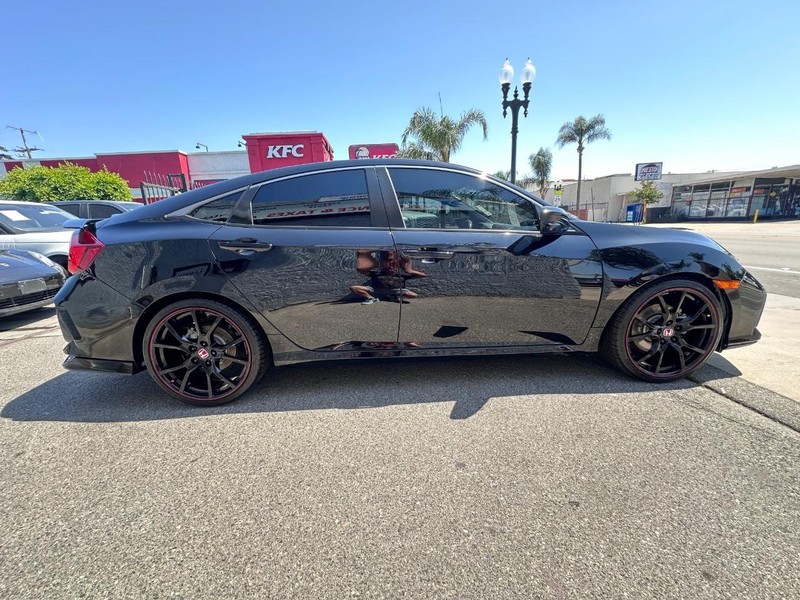 Honda Civic Si Sedan Vehicle Full-screen Gallery Image 06