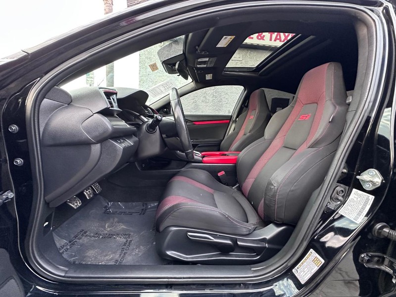 Honda Civic Si Sedan Vehicle Full-screen Gallery Image 14