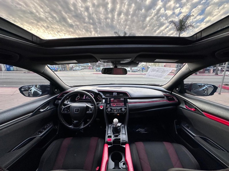 Honda Civic Si Sedan Vehicle Full-screen Gallery Image 16