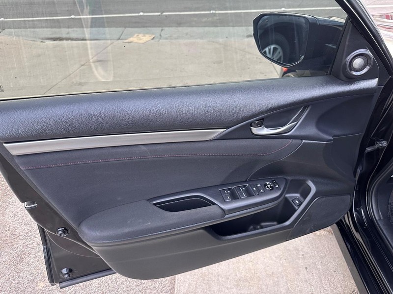 Honda Civic Si Sedan Vehicle Full-screen Gallery Image 25