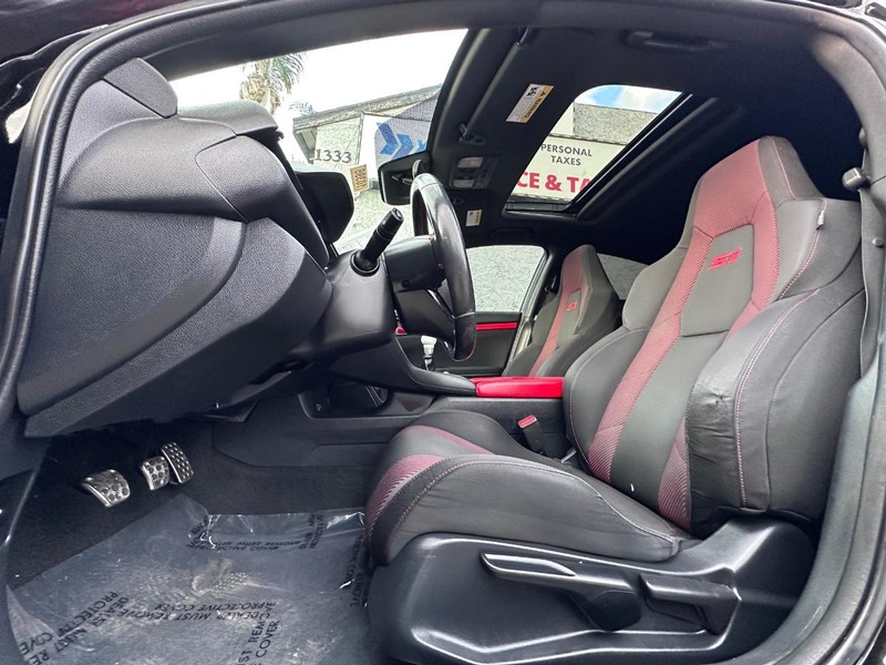 Honda Civic Si Sedan Vehicle Full-screen Gallery Image 26