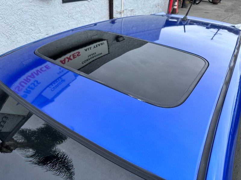 Honda Civic Vehicle Full-screen Gallery Image 10