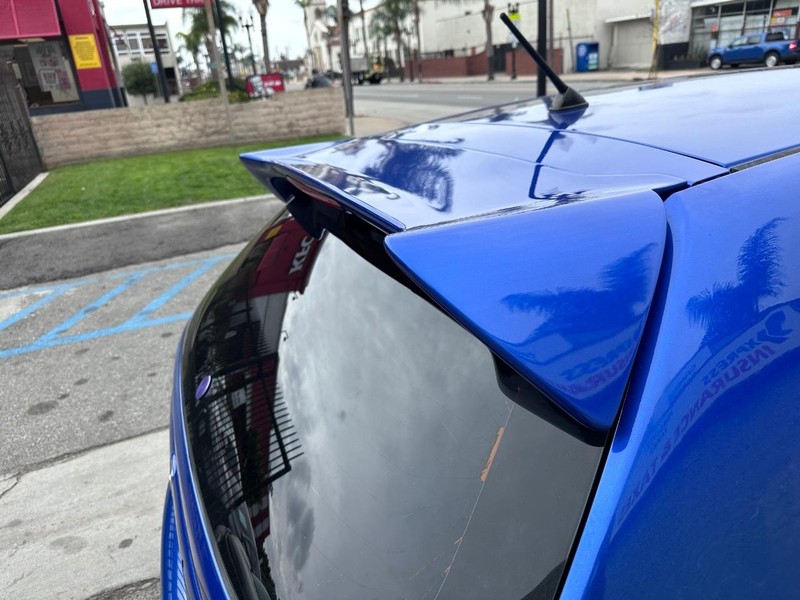 Honda Civic Vehicle Full-screen Gallery Image 11