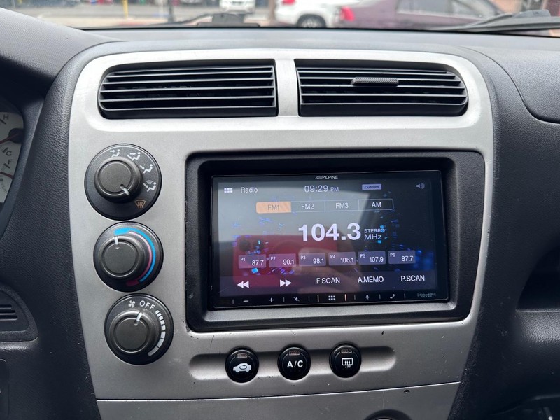 Honda Civic Vehicle Full-screen Gallery Image 23