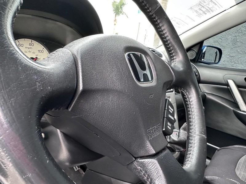 Honda Civic Vehicle Full-screen Gallery Image 27