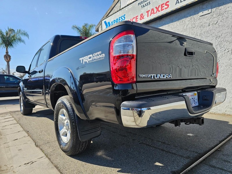 Toyota Tundra SR5 Vehicle Full-screen Gallery Image 03