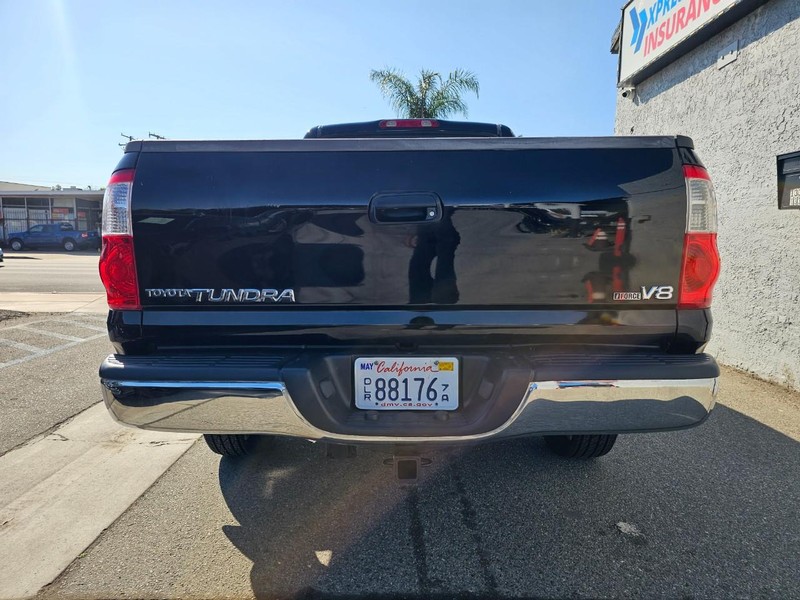 Toyota Tundra SR5 Vehicle Full-screen Gallery Image 04