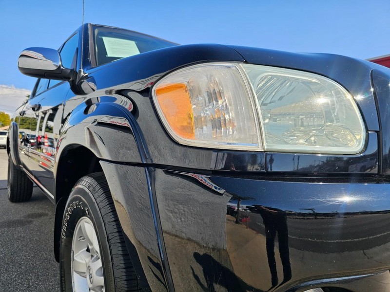 Toyota Tundra SR5 Vehicle Full-screen Gallery Image 08