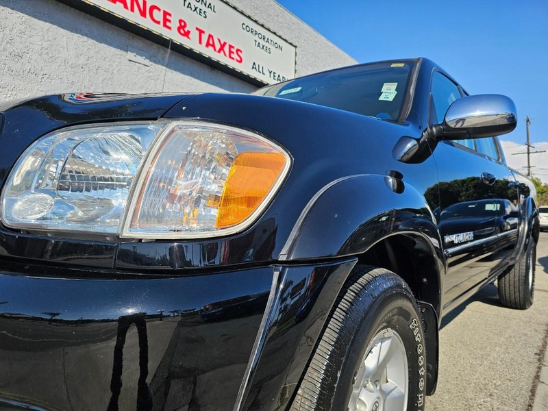 Toyota Tundra SR5 Vehicle Full-screen Gallery Image 09