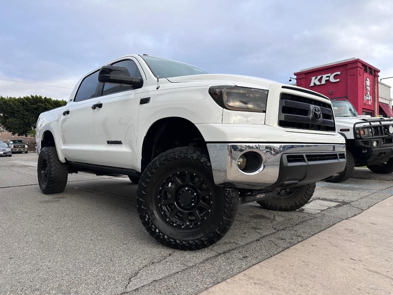 Toyota Tundra 4WD Truck Vehicle Full-screen Gallery Image 06