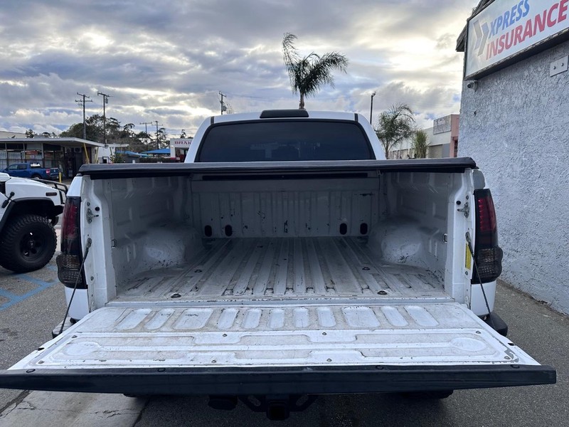 Toyota Tundra 4WD Truck Vehicle Full-screen Gallery Image 11