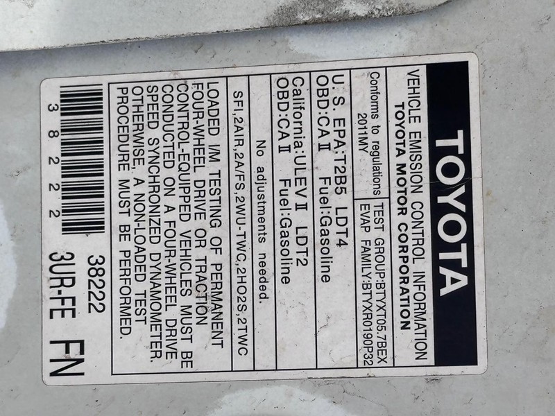 Toyota Tundra 4WD Truck Vehicle Full-screen Gallery Image 31