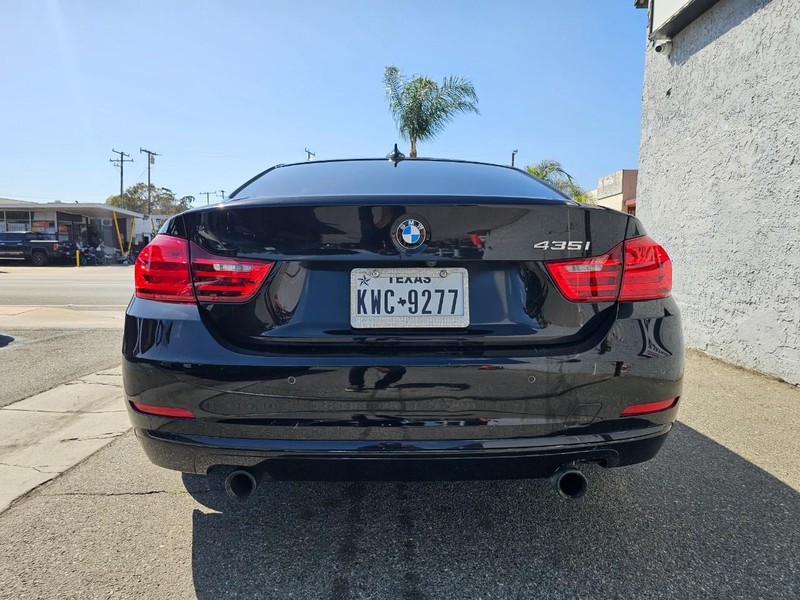 BMW 4 Series Vehicle Full-screen Gallery Image 04