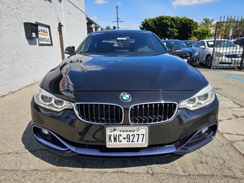 BMW 4 Series Vehicle Full-screen Gallery Image 07