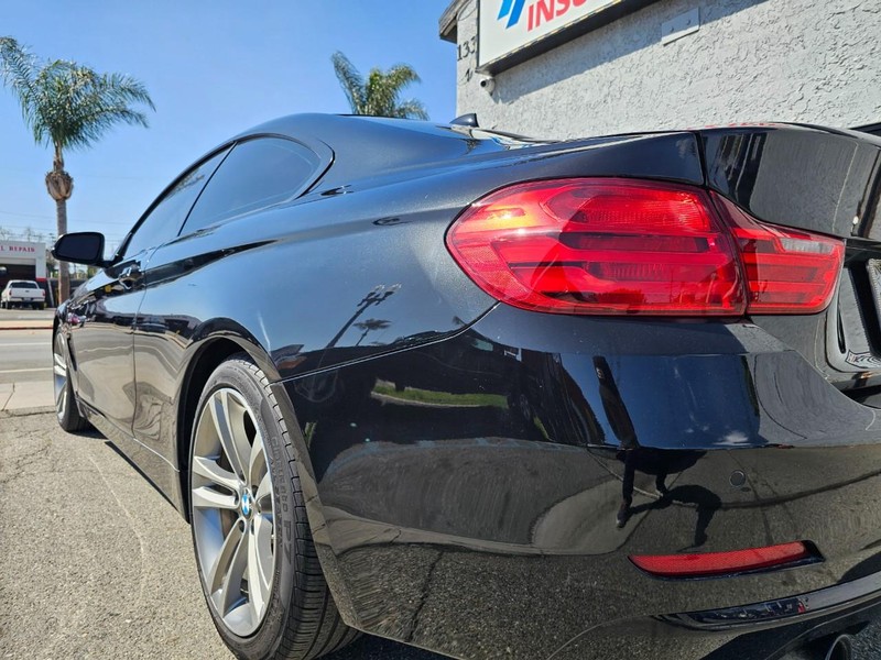 BMW 4 Series Vehicle Full-screen Gallery Image 10