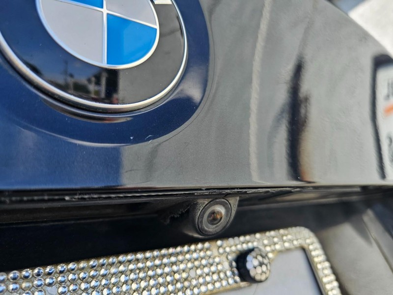 BMW 4 Series Vehicle Full-screen Gallery Image 12