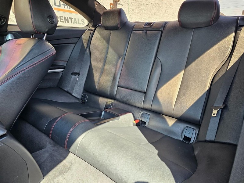 BMW 4 Series Vehicle Full-screen Gallery Image 19