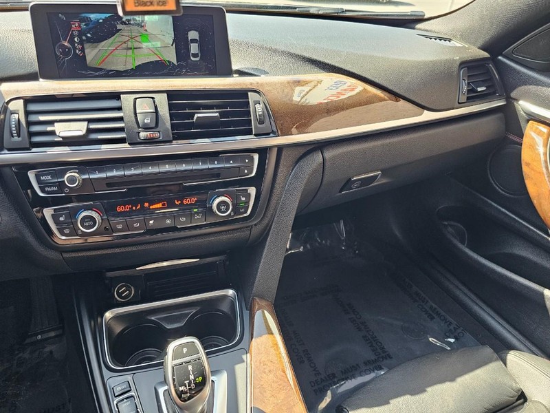 BMW 4 Series Vehicle Full-screen Gallery Image 22