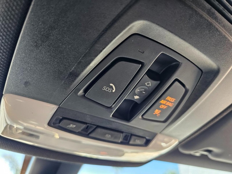 BMW 4 Series Vehicle Full-screen Gallery Image 27