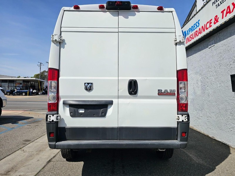 Ram ProMaster Cargo Van Vehicle Full-screen Gallery Image 04
