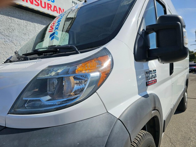 Ram ProMaster Cargo Van Vehicle Full-screen Gallery Image 09