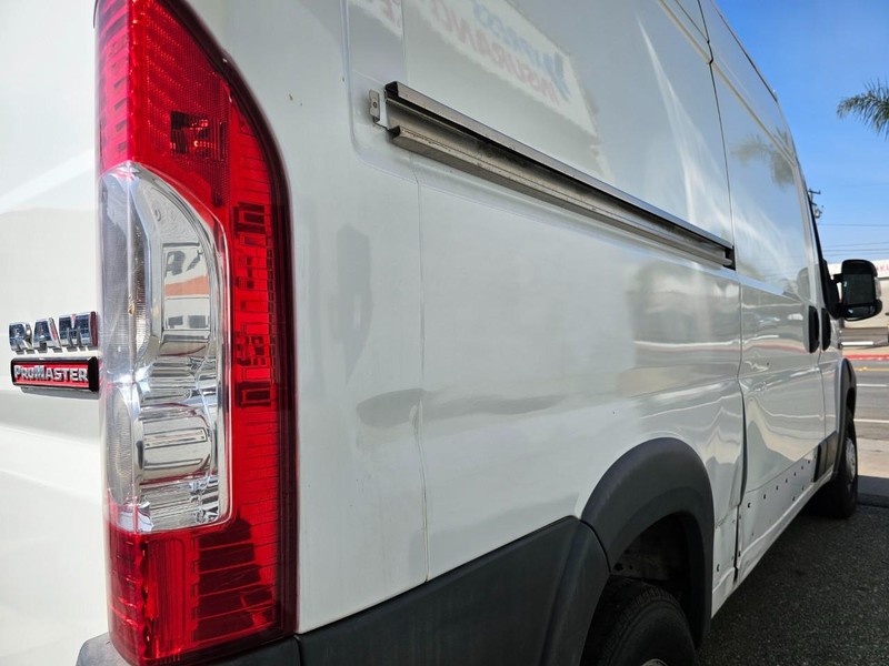 Ram ProMaster Cargo Van Vehicle Full-screen Gallery Image 11