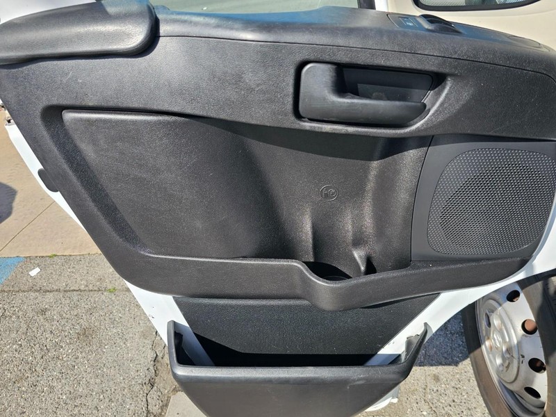 Ram ProMaster Cargo Van Vehicle Full-screen Gallery Image 14